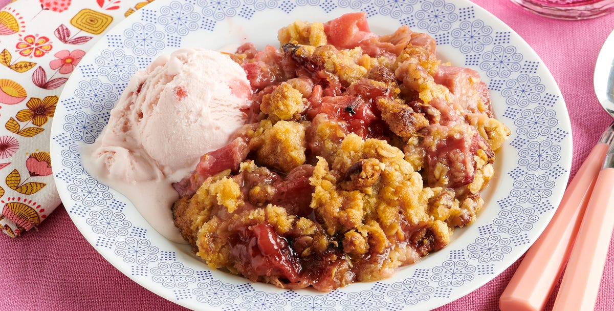 Rhubarb Crisp Secrets: Prevent Soggy Tops & Use Frozen Rhubarb